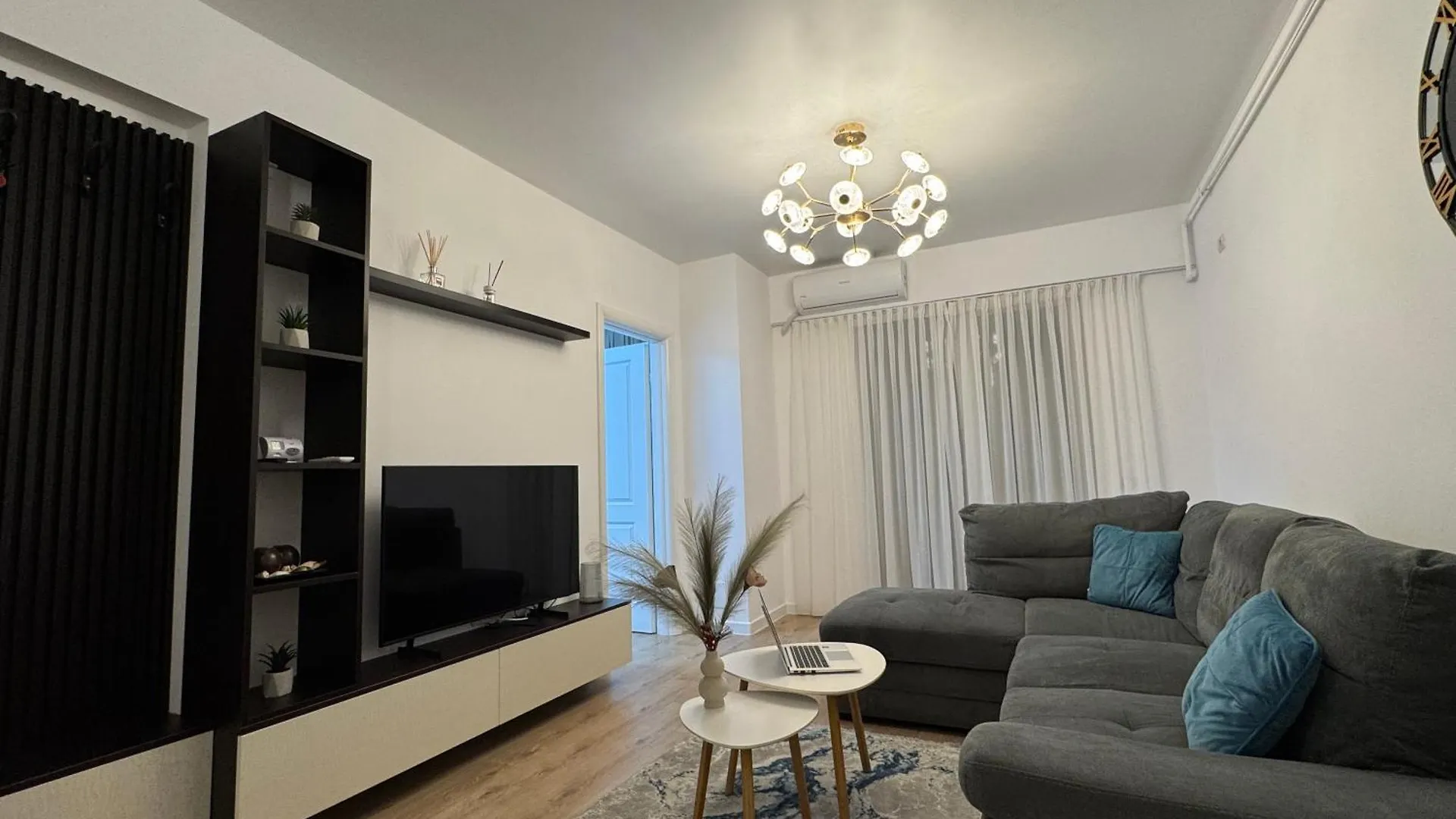 Alexa Deluxe Apartment At Central Address Rezidence With Parking Bucarest 0*,  Roumanie