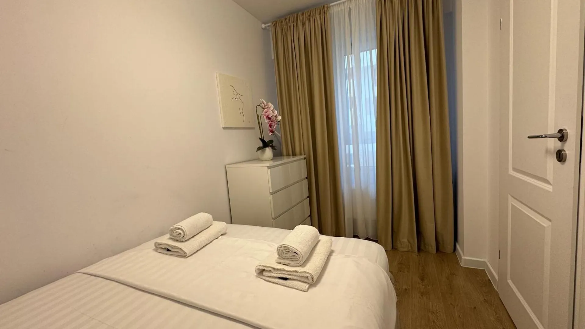 Alexa Deluxe Apartment At Central Address Rezidence With Parking Bucharest 0*,  Romania