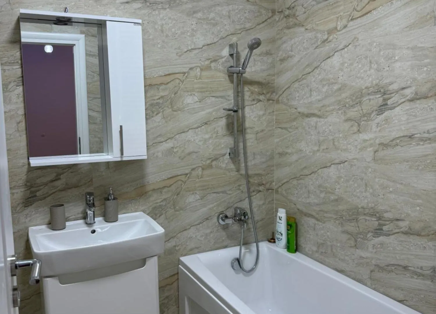Alexa Deluxe Apartment At Central Address Rezidence With Parking Bucharest Romania
